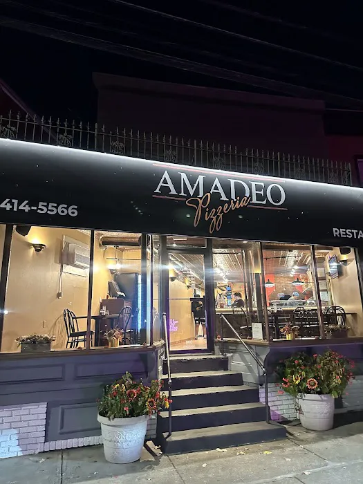 Amadeo Pizzeria Picture 4