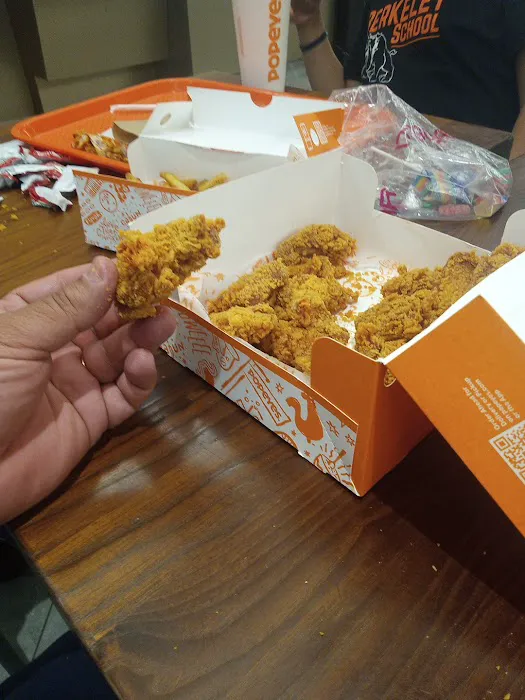 Popeyes Louisiana Kitchen Picture 3