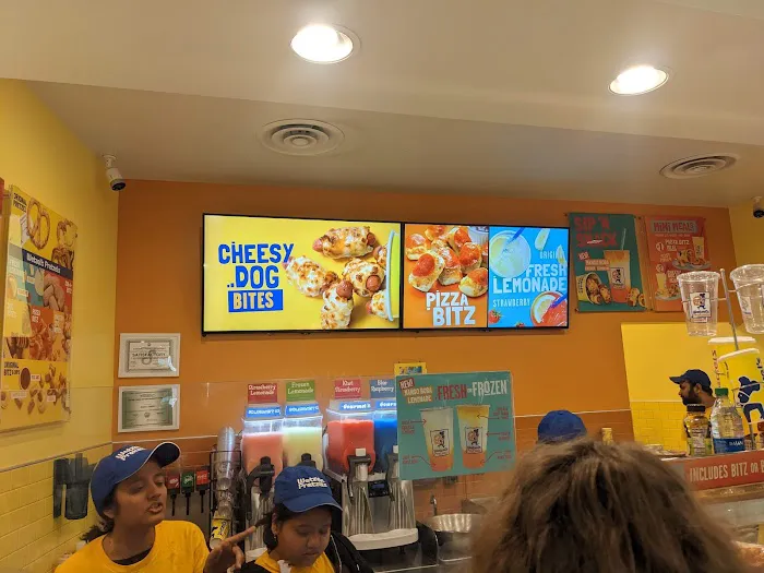 Wetzel's Pretzels Picture 6