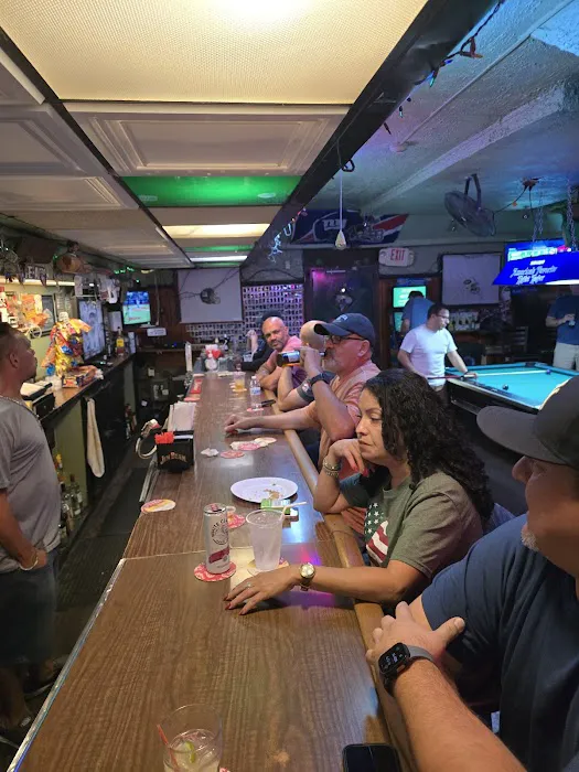 Neighbors Tavern Picture 5