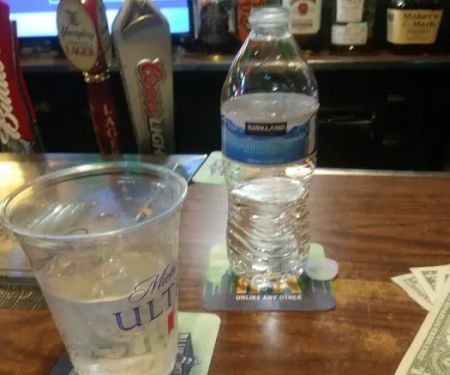 Neighbors Tavern