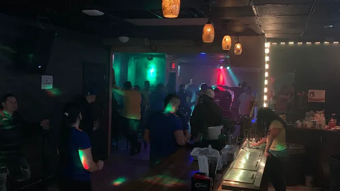 LOS CRISTALES SHOTS BAR Picture 5