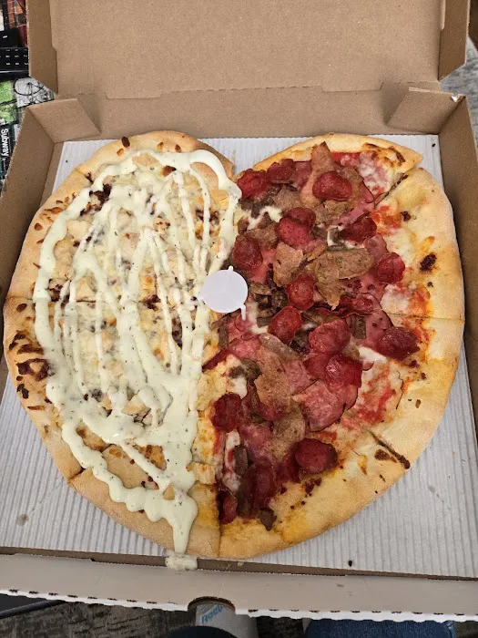 Lefty's Pizzeria and Restaurant Picture 8