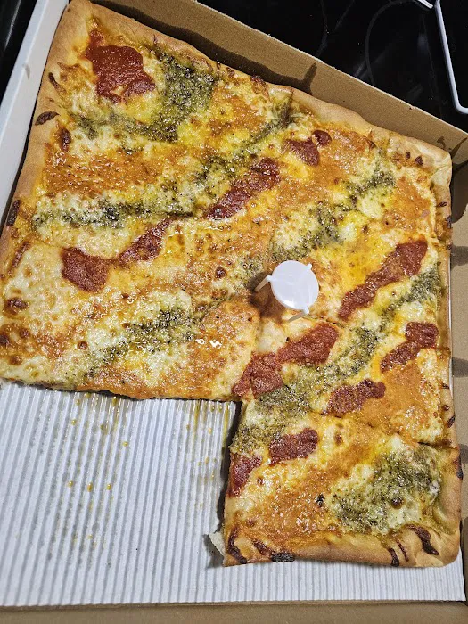 Lefty's Pizzeria and Restaurant Picture 1