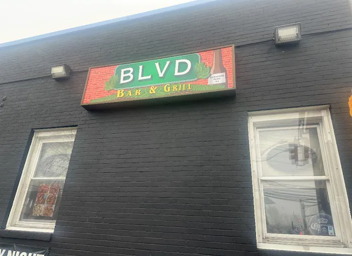 BLVD Bar and Grill Picture 4