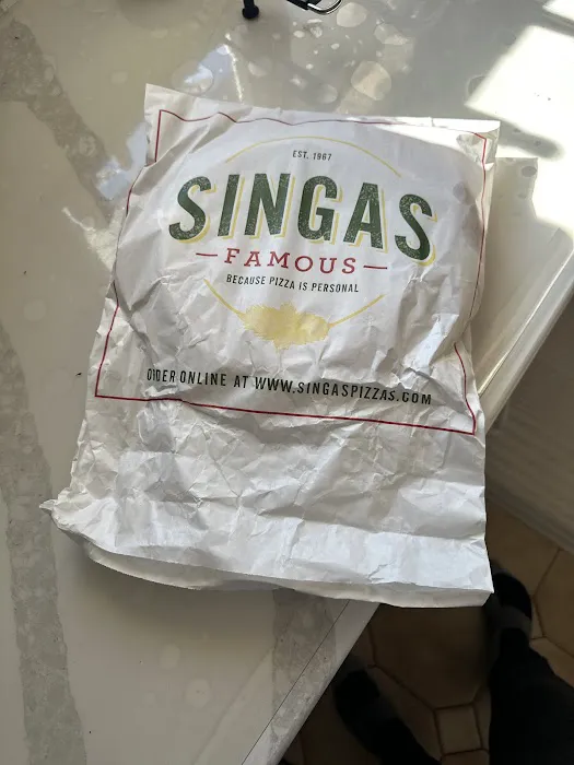 Singas Famous Pizza Picture 6