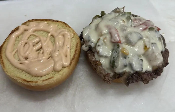 TeeCee’s Burgers, Wings & Shrimp (Halal) Picture 1