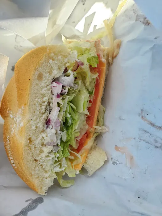 Henry's Deli & Grill Picture 3
