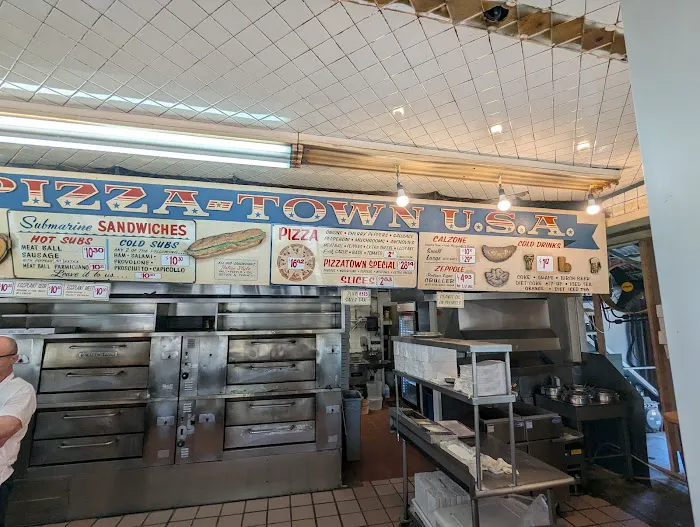 Pizza Town USA Picture 8