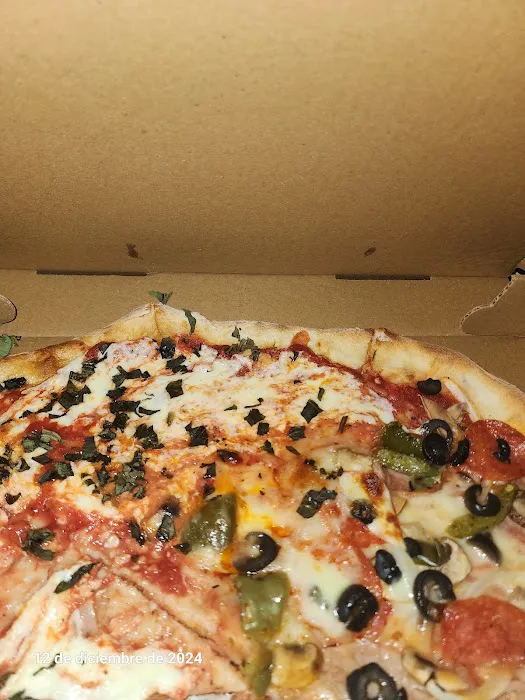 Vitos pizzeria & restaurant Picture 3