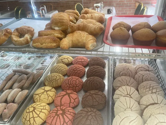 Ramirez Bakery & Restaurant Picture 3