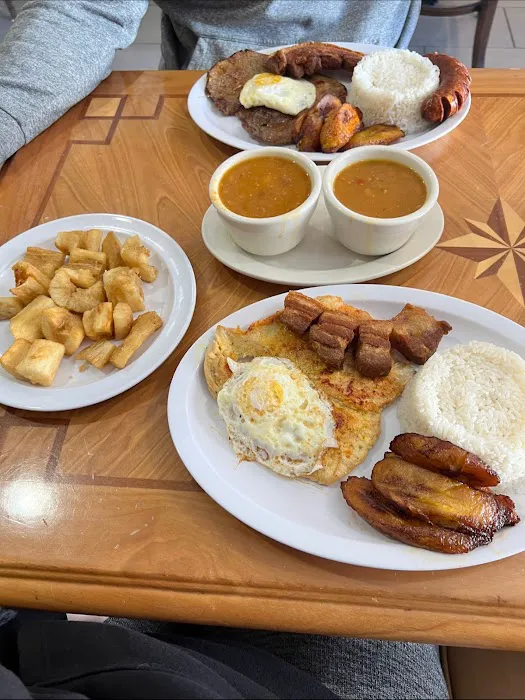 El Tipico Picture 5