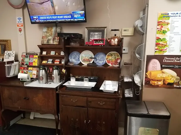 Uber Brunch Deli & Cafe Picture 1