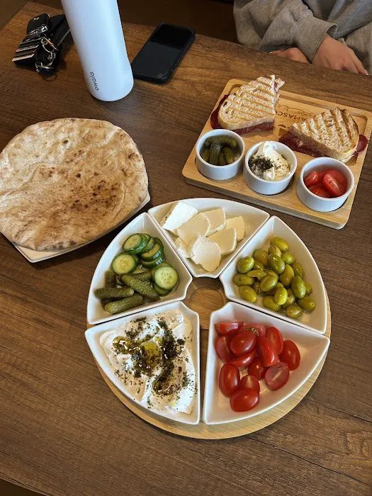 Damasco Cafe Picture 3