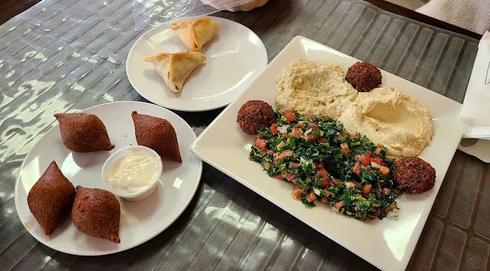 Al Raouche Restaurant Picture 9