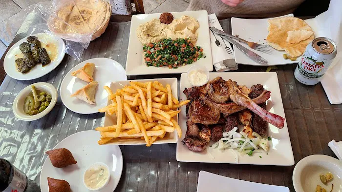 Al Raouche Restaurant Picture 3