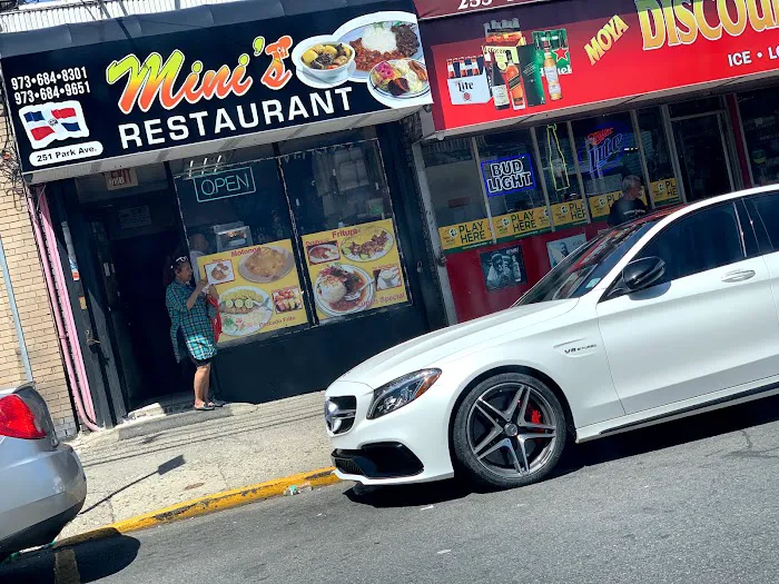 Mini's Restaurant Picture 10