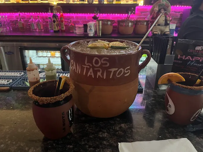 Los Cantaritos Cantina Picture 6