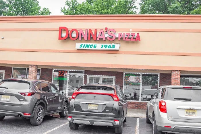 Donna's Pizza Picture 2