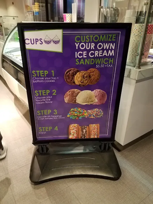 CUPS Frozen Yogurt Picture 4