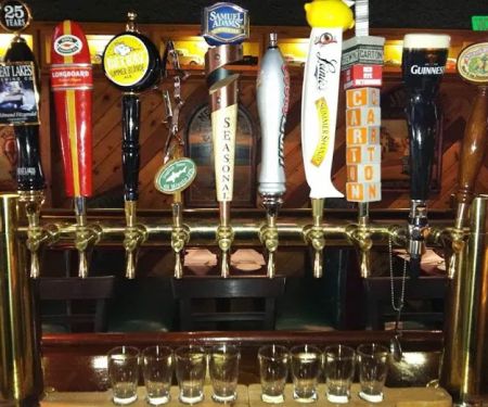 Twin Door Tavern