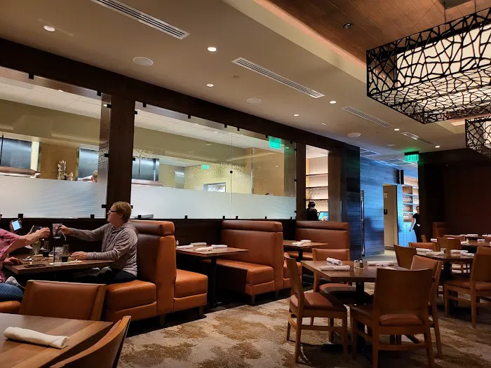 Seasons 52 Picture 9