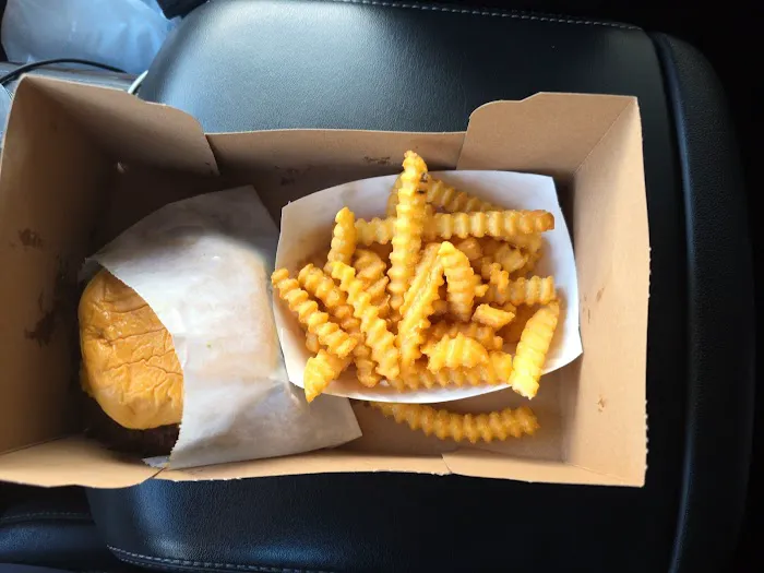 Shake Shack Garden State Plaza Picture 2