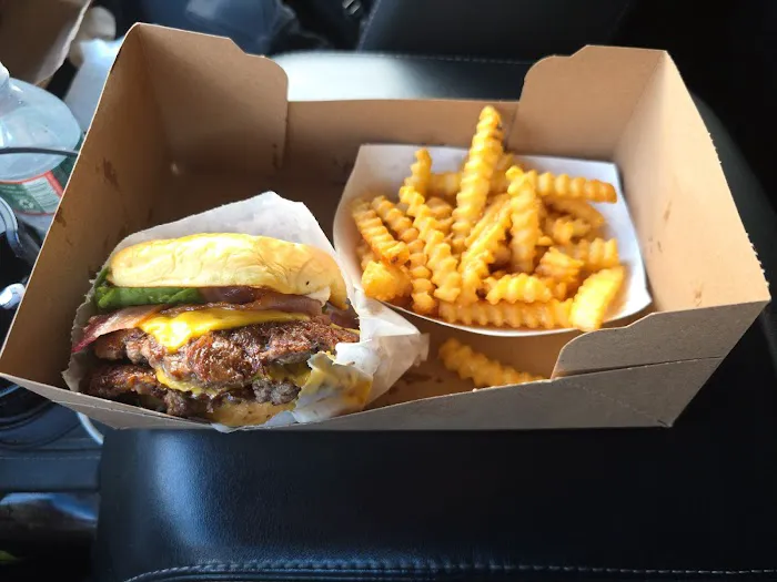 Shake Shack Garden State Plaza Picture 1