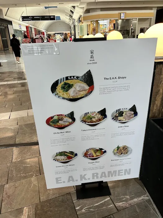 E.A.K. RAMEN Westfield Garden State Plaza Picture 10