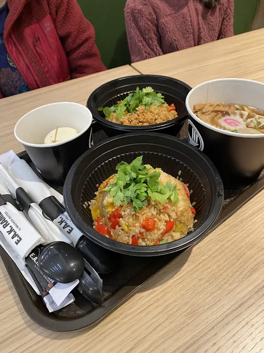 E.A.K. RAMEN Westfield Garden State Plaza Picture 4
