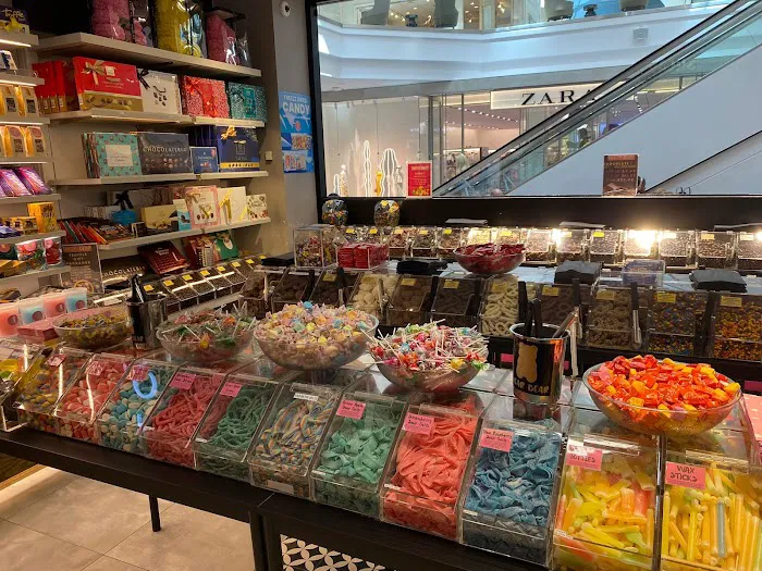 Sugar Bear - Candy Store in Paramus NJ Picture 1