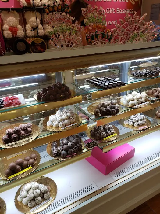 Sugar Bear - Candy Store in Paramus NJ Picture 3