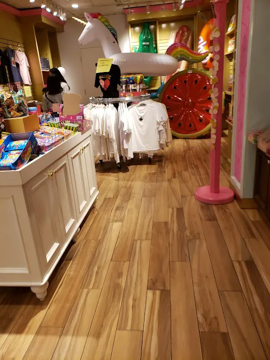 Sugar Bear - Candy Store in Paramus NJ Picture 7