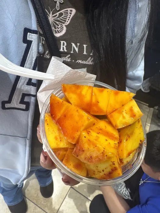 Mango Biche Mia - Garden State Plaza Mall Picture 3