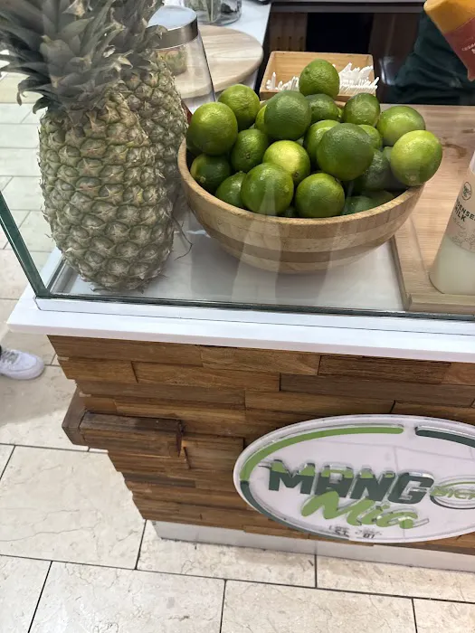 Mango Biche Mia - Garden State Plaza Mall Picture 6
