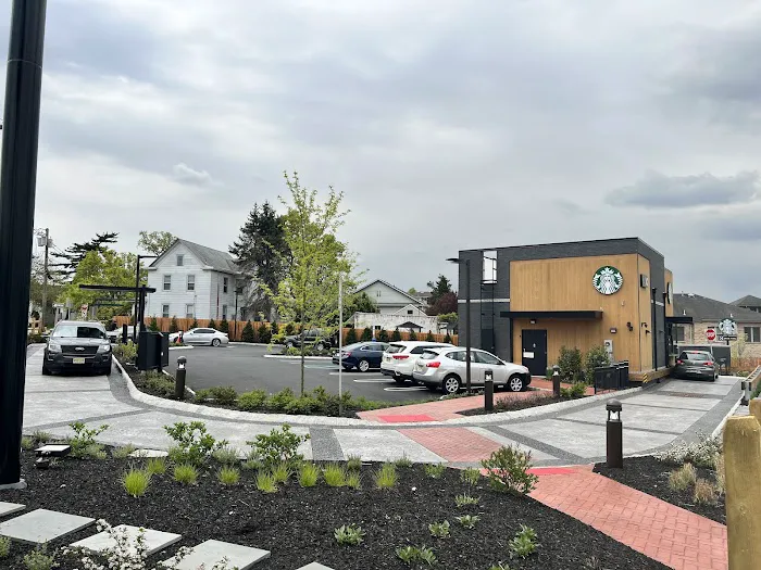 Starbucks Picture 2