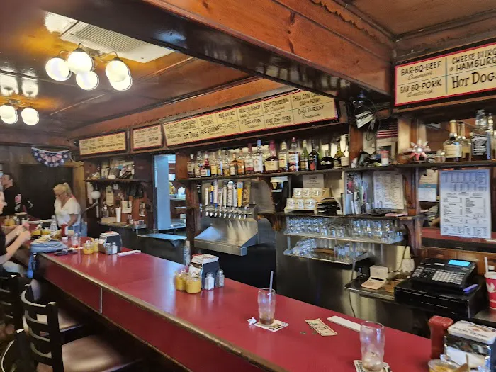 Rutt's Hut Picture 9