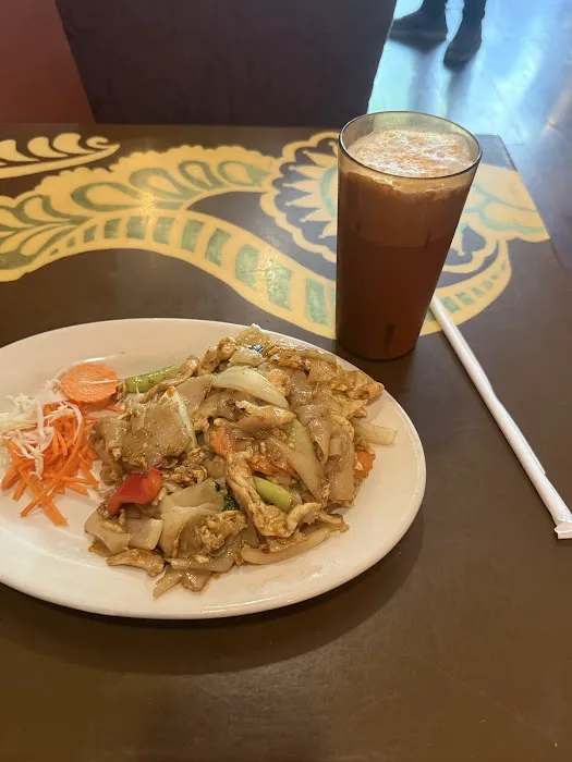 Red Basil Thai Cuisine Picture 3