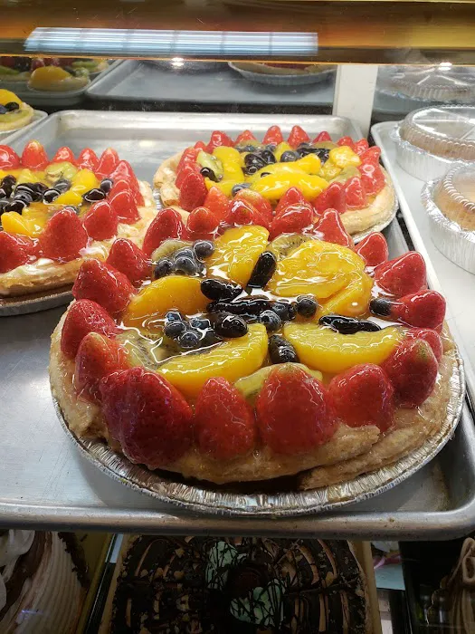 Lakeview Bakery Picture 8