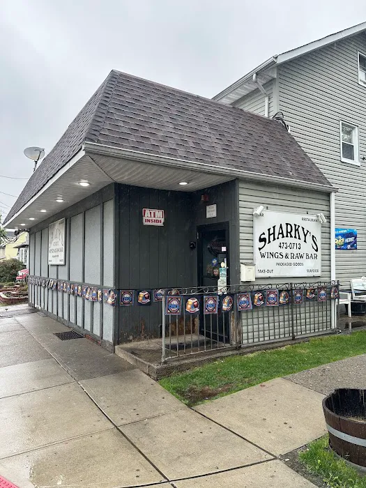 Sharky's Wings & Raw Bar Picture 5