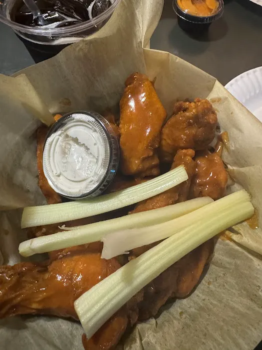 Sharky's Wings & Raw Bar Picture 4
