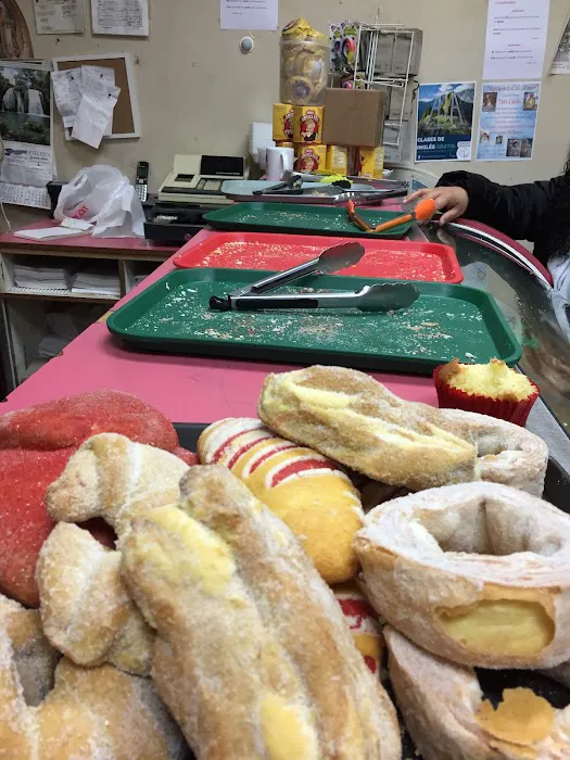 La Jarochita Bakery Picture 3