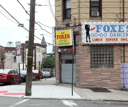 Foxes Go Go Bar