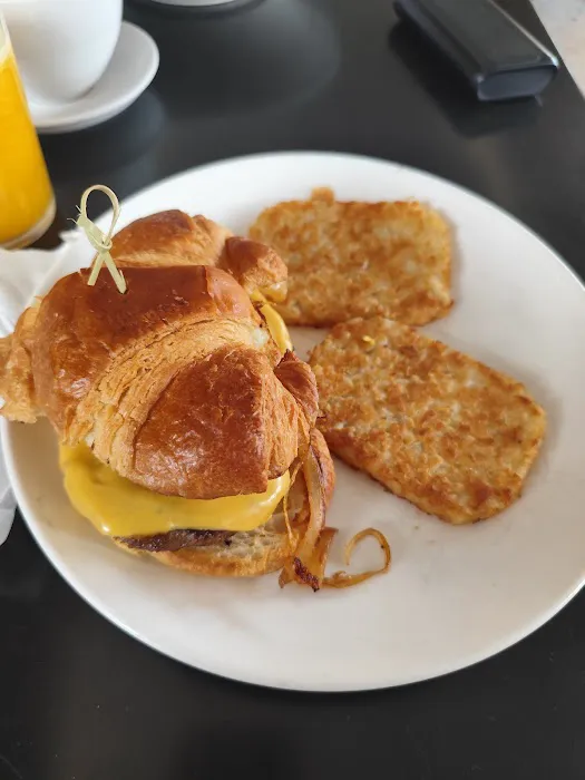 Runway Diner Picture 4