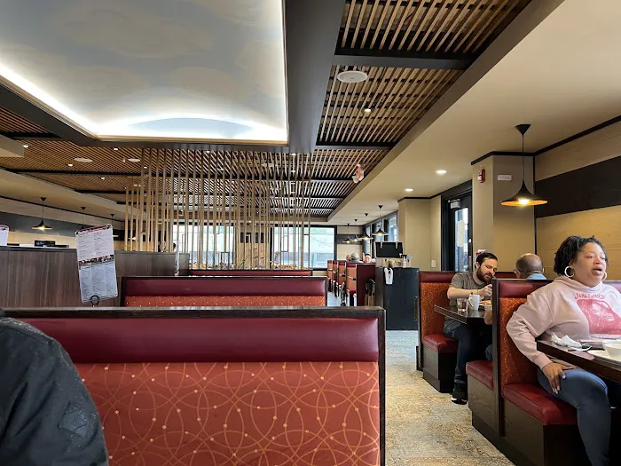 Runway Diner Picture 8