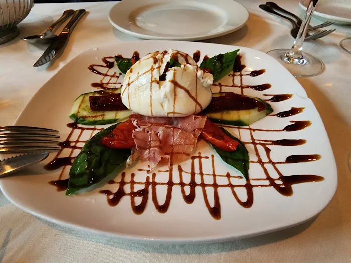 La Lanterna Cafe & Grill Picture 4