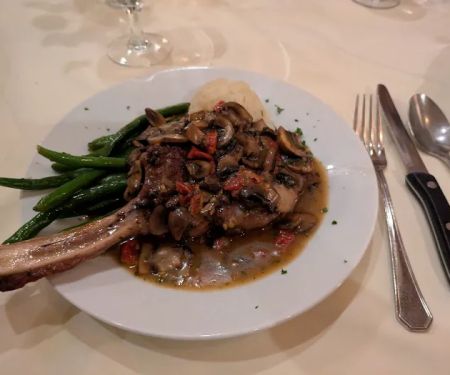 La Lanterna Cafe & Grill