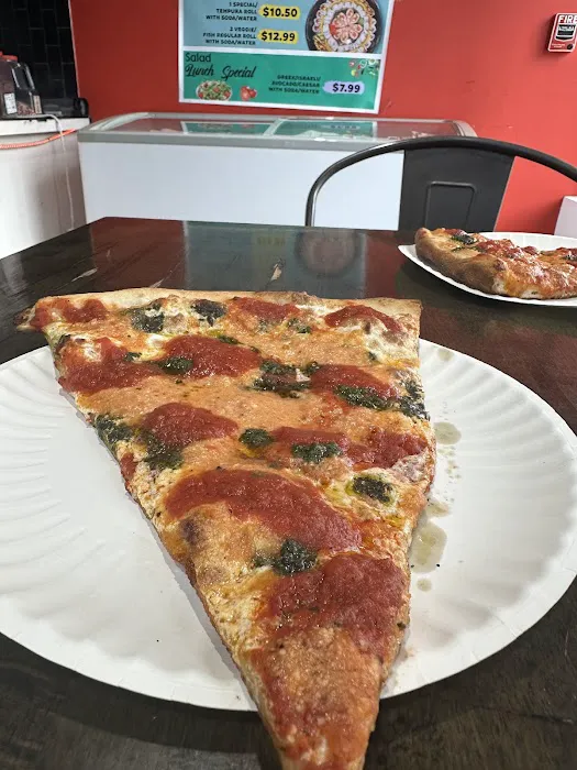 Paradise Pizza & Sushi Picture 2