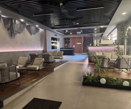 Lounge X