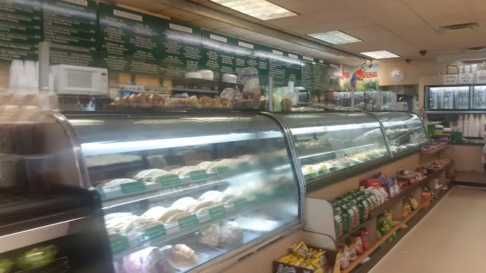 Deli On the Green Picture 3
